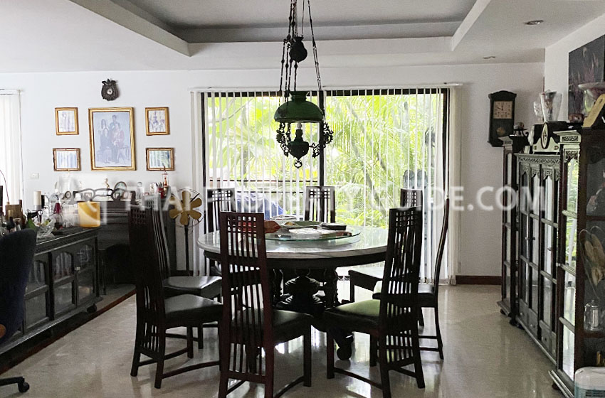 House with Private Pool in Nichada Thani 